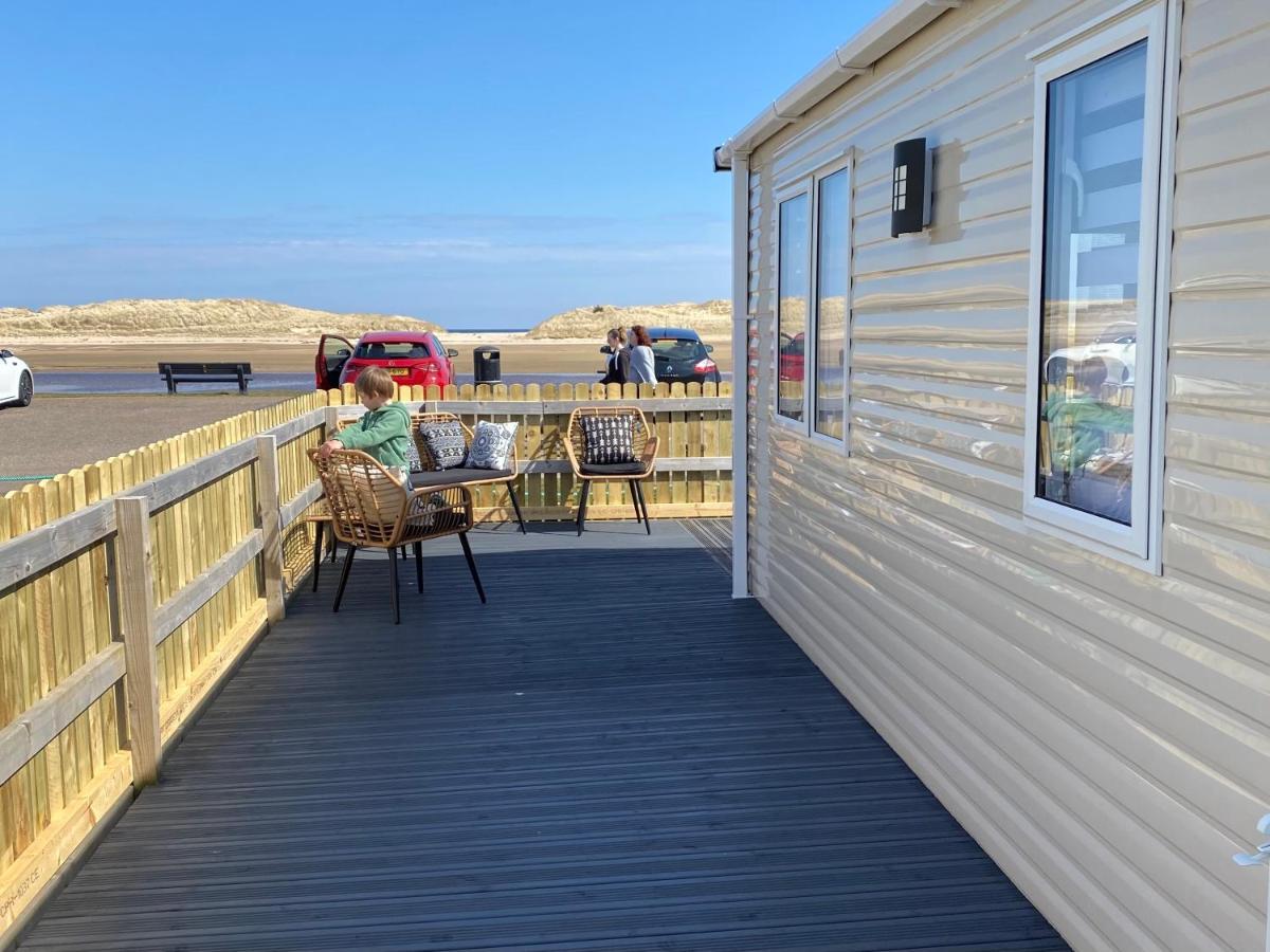 Beachfront Lodge, Lossiemouth Bay Exterior photo