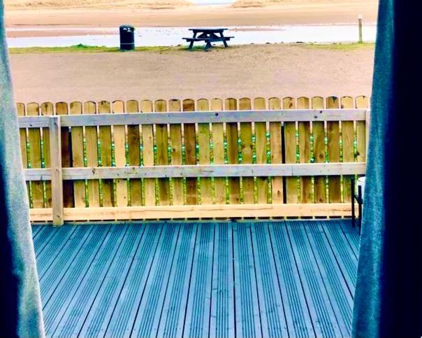 Beachfront Lodge, Lossiemouth Bay Exterior photo